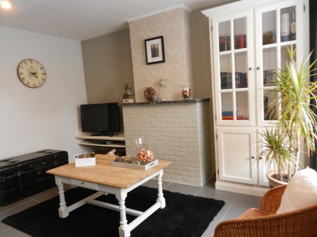 Holiday Home Juliette โปเปอริงเงอ ภายนอก รูปภาพ